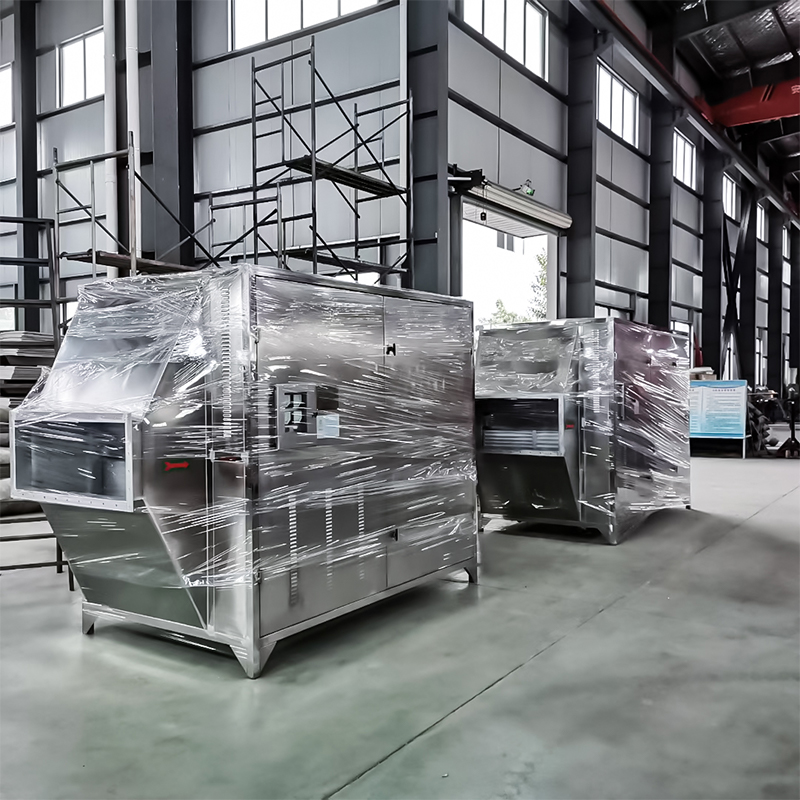 Fotokatalyyttinen laitteisto (ultraviolettivalo ja katalyytti) 304 fotokatalyyttinen puhdistuslaite