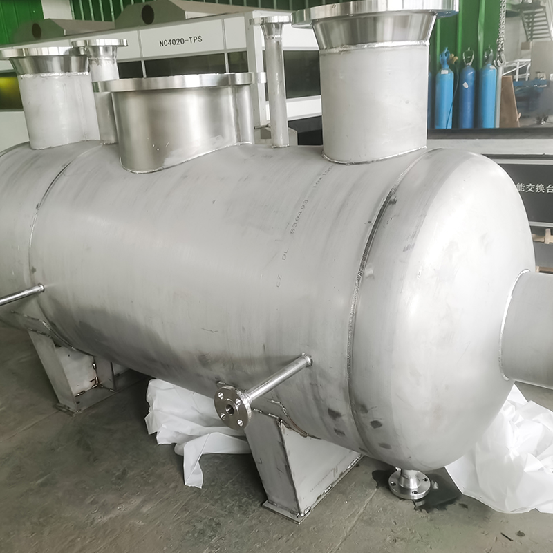 Ruostumattomasta teräksestä valmistetut varastosäiliöt